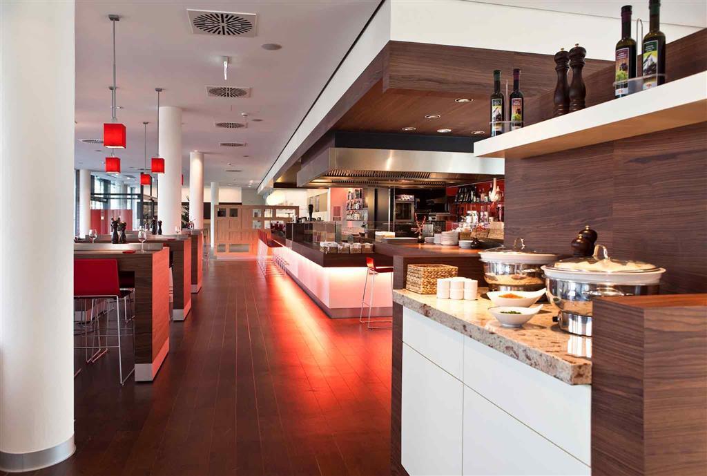 Hotel Ibis West 3*